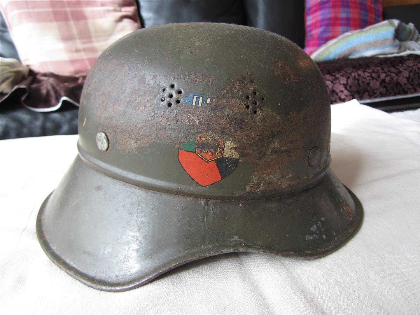 WW2 Bulgarian Luftschutz Gladiator Helmet
